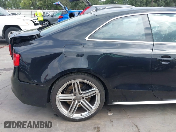 2014 Audi S5 Prestige z VIN WAUVGAFR8EA033713, wystawiony jako IAAI lot #42298683 z przebiegiem 32 062 mil mil oraz . Historia ofert i sprzedaży dostępna na DreamBid. Obrazek 19.