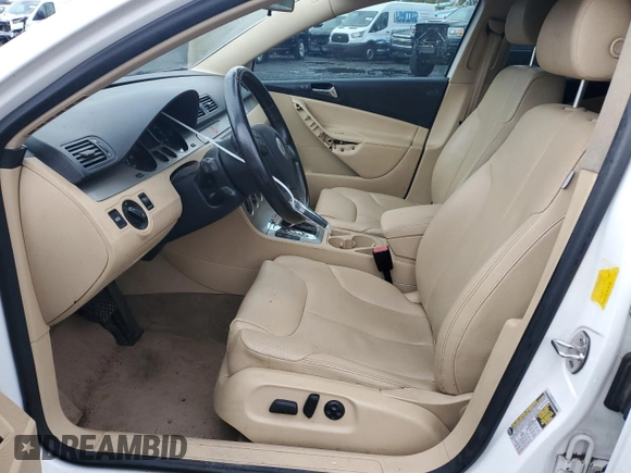 2008 Volkswagen Passat Komfort with VIN WVWLK73C28E121987, listed as a Copart auction lot 78504164 with 158,147 mi miles and Salvage title. Bid and sale history available at DreamBid. Image 7.