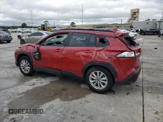 2024 Toyota Corolla Cross LE z VIN 7MUBAABG5RV085715, wystawiony jako Copart lot #56195495 z przebiegiem 47 512 mil mil oraz Szkoda całkowita • Salvage title. Historia ofert i sprzedaży dostępna na DreamBid. Obrazek 2.