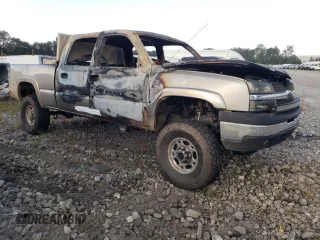 2003 Chevrolet Silverado 1500HD LS z VIN 1GCGK13UX3F142788, wystawiony jako Copart lot #74943634 z przebiegiem Nie podano mil oraz Szkoda całkowita • Salvage title. Historia ofert i sprzedaży dostępna na DreamBid. Obrazek 4.