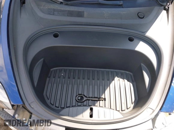 2022 Tesla Model 3 Long Range z VIN 5YJ3E1EB7NF180049, wystawiony jako IAAI lot #42188963 z przebiegiem 18 604 mil mil oraz . Historia ofert i sprzedaży dostępna na DreamBid. Obrazek 10.