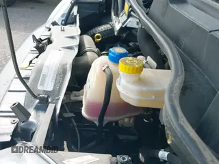 2025 Ram ProMaster Cargo Tradesman z VIN 3C6MRVHG3SE546198, wystawiony jako IAAI lot #42451581 z przebiegiem 5 771 mil mil oraz . Historia ofert i sprzedaży dostępna na DreamBid. Obrazek 20.