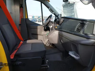 2022 Ford Transit Cargo z VIN 1FTBR3X82NKA09368, wystawiony jako IAAI lot #38831402 z przebiegiem 34 881 mil mil oraz . Historia ofert i sprzedaży dostępna na DreamBid. Obrazek 5.