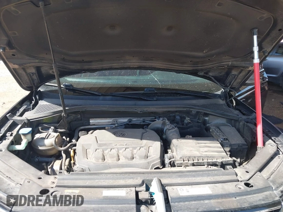 2018 Volkswagen Tiguan SEL with VIN 3VV3B7AX5JM009157, listed as a IAAI auction lot 41745746 with 138,876 mi miles and . Bid and sale history available at DreamBid. Image 10.