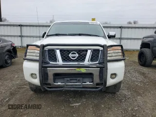 2011 Nissan Titan Pro-4X z VIN 1N6AA0EC6BN307938, wystawiony jako Copart lot #43291565 z przebiegiem 102 639 mil mil oraz Tytuł czysty. Historia ofert i sprzedaży dostępna na DreamBid. Obrazek 5.