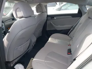 2016 Hyundai Sonata SE z VIN 5NPE24AF5GH404774, wystawiony jako IAAI lot #41354298 z przebiegiem 38 380 mil mil oraz . Historia ofert i sprzedaży dostępna na DreamBid. Obrazek 8.