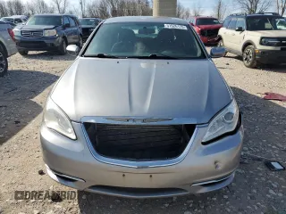 2013 Chrysler 200 LX with VIN 1C3CCBAB2DN691271, listed as a Copart auction lot 51626175 with 200,423 mi miles and Clean Title. Bid and sale history available at carsss.com. Image 5.
