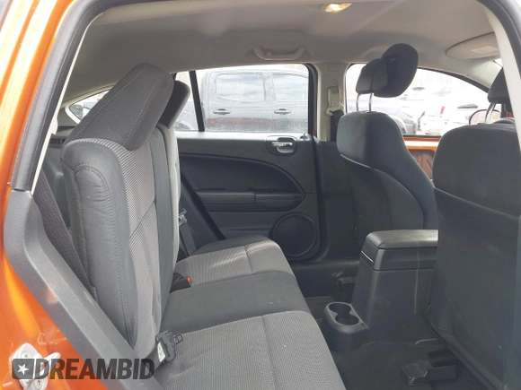 2011 Dodge Caliber Mainstreet z VIN 1B3CB3HA6BD262107, wystawiony jako IAAI lot #41663951 z przebiegiem 121 324 mil mil oraz . Historia ofert i sprzedaży dostępna na DreamBid. Obrazek 8.