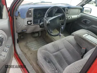 1997 GMC Sierra 1500 z VIN 1GTEK19R3VE545661, wystawiony jako Copart lot #50212975 z przebiegiem 2 827 591 mil mil oraz Czysty tytuł • Clean title. Historia ofert i sprzedaży dostępna na DreamBid. Obrazek 8.