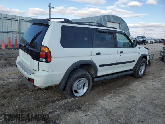 2000 Mitsubishi Montero Sport LS with VIN JA4MT31H1YP027476, listed as a Copart auction lot 48561035 with 337,587 mi miles and Salvage Title. Bid and sale history available at carsss.com. Image 3.