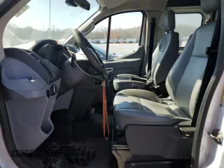 2016 Ford Transit Cargo z VIN 1FTYE1ZMXGKA40214, wystawiony jako Copart lot #50152665 z przebiegiem 253 484 mil mil oraz Tytuł czysty. Historia ofert i sprzedaży dostępna na DreamBid. Obrazek 7.