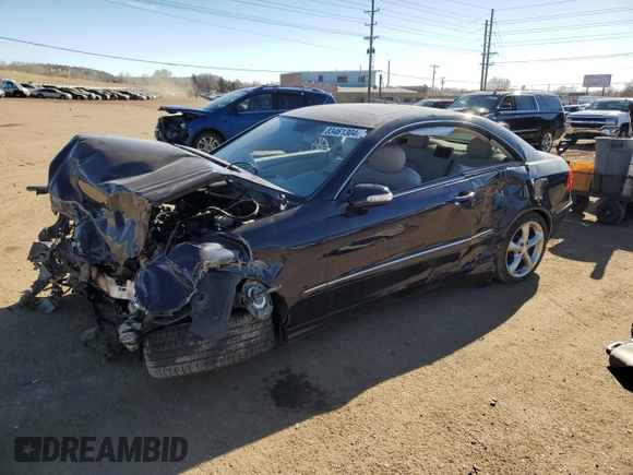 2005 Mercedes-Benz CLK 320 z VIN WDBTJ65J25F129259, wystawiony jako Copart lot #83461304 z przebiegiem Nie podano mil oraz Szkoda całkowita • Salvage title. Historia ofert i sprzedaży dostępna na DreamBid. Obrazek 1.
