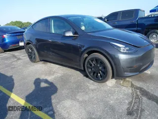 2024 Tesla Model Y with VIN 7SAYGDED4RF097142, listed as a IAAI auction lot 41484729 with 20 mi miles and . Bid and sale history available at DreamBid. Image 1.