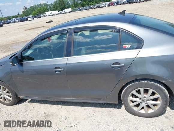 2013 Volkswagen Jetta SE with VIN 3VWDP7AJ9DM370201, listed as a IAAI auction lot 42562810 with 165,991 mi miles and . Bid and sale history available at DreamBid. Image 14.