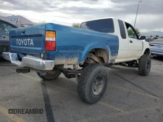 1989 Toyota Pickup DLX с VIN JT4VN13D1K5008139, выставлен на аукционе Copart как лот 76332414 с пробегом 131 303 миль миль и Списание • Salvage title. История ставок и продаж доступна на DreamBid. Изображение 3.