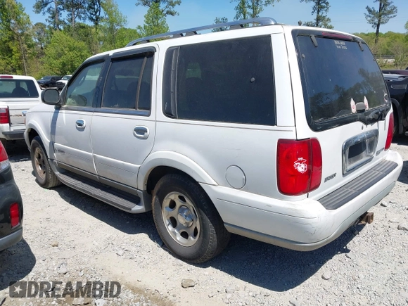 2001 Lincoln Navigator z VIN 5LMFU28R51LJ28840, wystawiony jako IAAI lot #42035445 z przebiegiem 306 898 mil mil oraz . Historia ofert i sprzedaży dostępna na DreamBid. Obrazek 3.