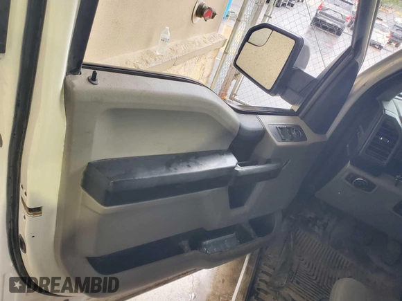 2015 Ford F-150 XL with VIN 1FTEW1CF0FFA29207, listed as a IAAI auction lot 42610387 with 281,535 mi miles and . Bid and sale history available at DreamBid. Image 12.