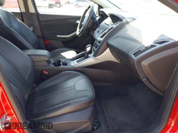 2014 Ford Focus SE with VIN 1FADP3K25EL159136, listed as a IAAI auction lot 42180192 with 118,828 mi miles and . Bid and sale history available at carsss.com. Image 5.