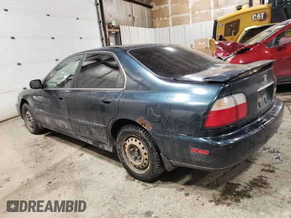 1996 Honda Accord EX with VIN 1HGCD5658TA248126, listed as a Copart auction lot 44596815 with 182,856 mi miles and Clean Title. Bid and sale history available at DreamBid. Image 2.