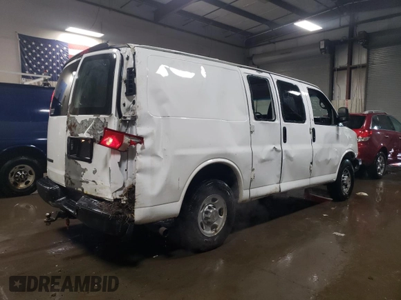 2012 Chevrolet Express Cargo Van with VIN 1GCWGFCA8C1100293, listed as a Copart auction lot 50470195 with 250,615 mi miles and Salvage Title. Bid and sale history available at carsss.com. Image 3.