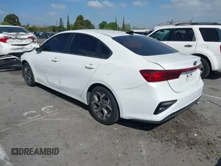 2021 Kia Forte LXS z VIN 3KPF24AD3ME299221, wystawiony jako IAAI lot #41893062 z przebiegiem 62 961 mil mil oraz . Historia ofert i sprzedaży dostępna na DreamBid. Obrazek 3.