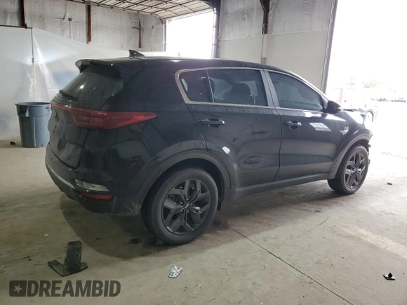 2022 Kia Sportage LX with VIN KNDPMCAC2N7998213, listed as a Copart auction lot 51130225 with 33,555 mi miles and Salvage Title. Bid and sale history available at carsss.com. Image 3.