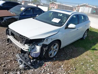 2015 Volvo V60 T5 Drive-E Premier with VIN YV140MEK2F1267396, listed as a IAAI auction lot 41921329 with 93,937 mi miles. Bid and sale history available at carsss.com. Image 18.