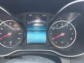 2019 Mercedes-Benz C 300 z VIN 55SWF8EB3KU297396, wystawiony jako IAAI lot #42064934 z przebiegiem 74 926 mil mil oraz . Historia ofert i sprzedaży dostępna na DreamBid. Obrazek 7.
