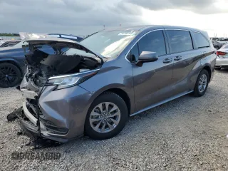 2022 Toyota Sienna LE z VIN 5TDKRKEC2NS093735, wystawiony jako Copart lot #54750145 z przebiegiem 66 253 mil mil oraz Szkoda całkowita • Salvage title. Historia ofert i sprzedaży dostępna na DreamBid. Obrazek 1.