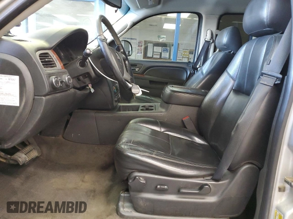 2014 GMC Yukon XL SLT with VIN 1GKS2KE71ER113015, listed as a Copart auction lot 53811995 with 327,065 mi miles and Clean Title. Bid and sale history available at carsss.com. Image 7.