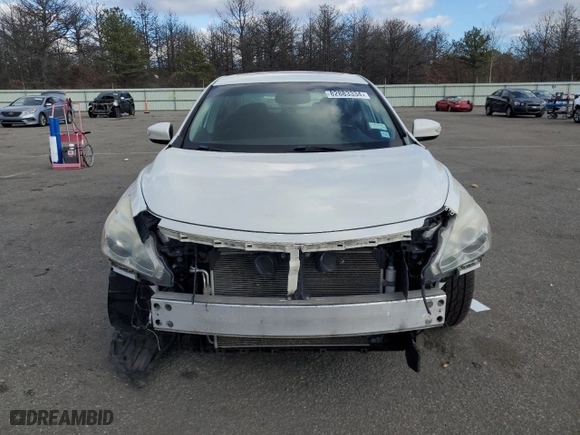 2013 Nissan Altima 3.5 SL with VIN 1N4BL3AP3DN497718, listed as a Copart auction lot 82883334 with 193,397 mi miles and Non Repairable. Bid and sale history available at carsss.com. Image 5.