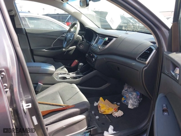 2016 Hyundai Tucson Limited with VIN KM8J33A24GU124543, listed as a IAAI auction lot 41808327 with 38,069 mi miles. Bid and sale history available at carsss.com. Image 5.