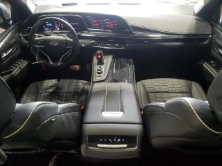 2024 Cadillac Escalade AWD V-Series z VIN 1GYS4HK92RR234960, wystawiony jako Copart lot #51802235 z przebiegiem 16 034 mil mil oraz Nie do naprawy. Historia ofert i sprzedaży dostępna na DreamBid. Obrazek 8.