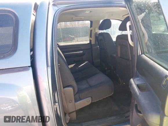 2013 Chevrolet Silverado 1500 LT with VIN 3GCPKSE77DG172991, listed as a IAAI auction lot 41631530 with 155,839 mi miles. Bid and sale history available at carsss.com. Image 8.