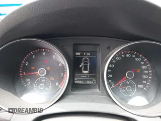 2013 Volkswagen GTI с VIN WVWED7AJ8DW105043, выставлен на аукционе IAAI как лот 42163200 с пробегом 99 065 миль миль и . История ставок и продаж доступна на DreamBid. Изображение 15.
