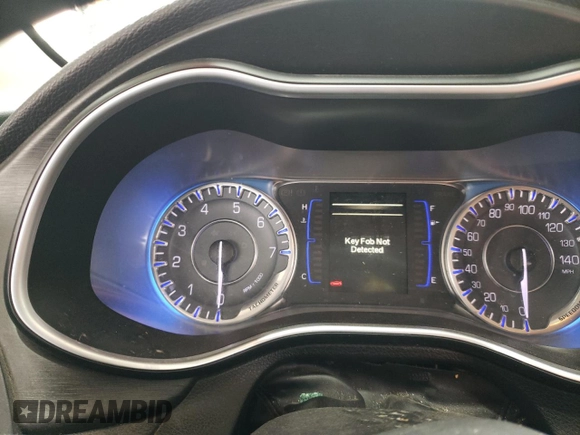 2015 Chrysler 200 Limited z VIN 1C3CCCAB4FN533300, wystawiony jako Copart lot #72953384 z przebiegiem Nie podano mil oraz Szkoda całkowita • Salvage title. Historia ofert i sprzedaży dostępna na DreamBid. Obrazek 9.