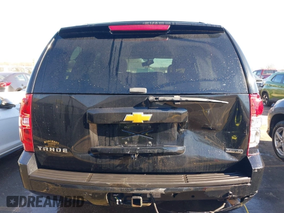 2012 Chevrolet Tahoe LS z VIN 1GNSCAE08CR213137, wystawiony jako IAAI lot #41626332 z przebiegiem 245 359 mil mil oraz . Historia ofert i sprzedaży dostępna na DreamBid. Obrazek 16.