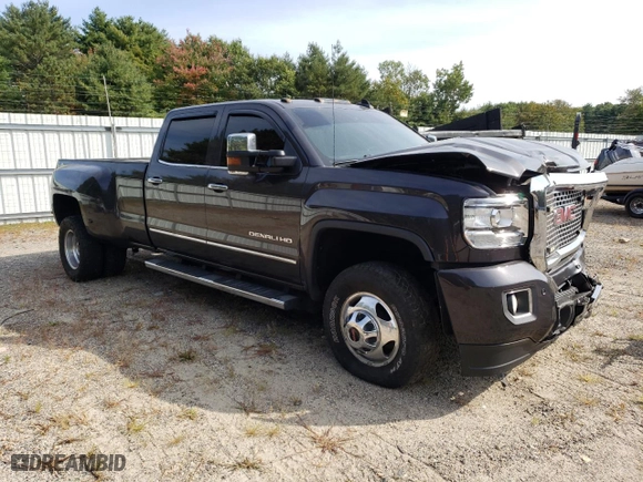 2016 GMC Sierra 3500HD Denali with VIN 1GT42YE80GF222733, listed as a Copart auction lot 71205454 with 179,435 mi miles and Salvage Title. Bid and sale history available at carsss.com. Image 4.