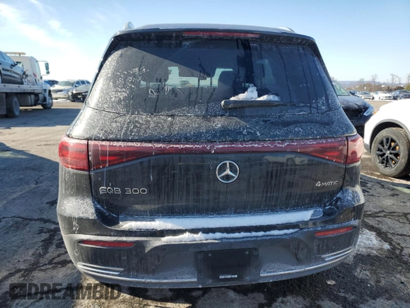 2024 Mercedes-Benz EQB 300 z VIN W1N9M0KB3RN087234, wystawiony jako Copart lot #42293365 z przebiegiem 5 316 mil mil oraz Szkoda całkowita • Salvage title. Historia ofert i sprzedaży dostępna na DreamBid. Obrazek 6.