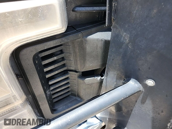 2019 Ford F-250 XL z VIN 1FT7W2B66KEC90809, wystawiony jako IAAI lot #42845140 z przebiegiem 204 526 mil mil oraz . Historia ofert i sprzedaży dostępna na DreamBid. Obrazek 7.