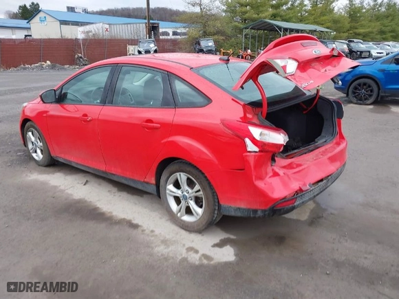 2012 Ford Focus SE with VIN 1FAHP3F22CL297614, listed as a IAAI auction lot 41800486 with 186,642 mi miles. Bid and sale history available at carsss.com. Image 3.