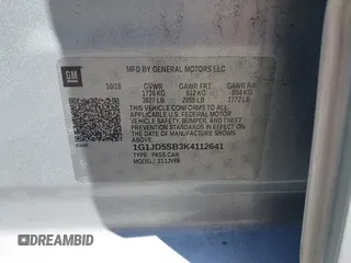 2019 Chevrolet Sonic LT z VIN 1G1JD5SB3K4112641, wystawiony jako IAAI lot #42183793 z przebiegiem 45 418 mil mil oraz . Historia ofert i sprzedaży dostępna na DreamBid. Obrazek 9.