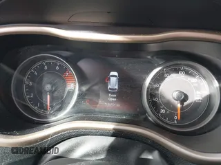 2018 Jeep Cherokee Limited with VIN 1C4PJMDXXJD522638, listed as a IAAI auction lot 41692055 with 150,701 mi miles. Bid and sale history available at carsss.com. Image 7.