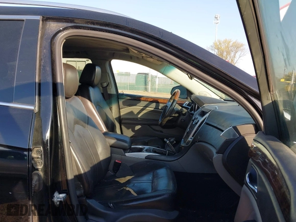 2010 Cadillac SRX Luxury Collection z VIN 3GYFNDEYXAS655420, wystawiony jako IAAI lot #42088766 z przebiegiem 235 033 mil mil oraz . Historia ofert i sprzedaży dostępna na DreamBid. Obrazek 5.