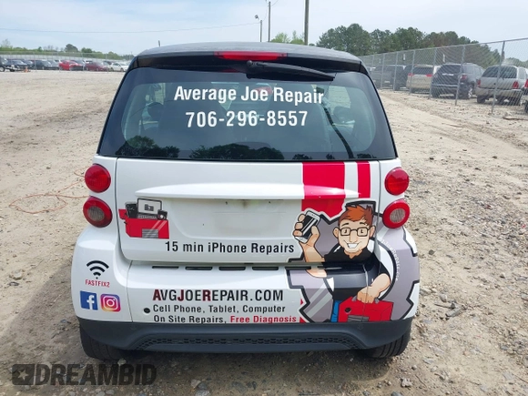 2014 Smart fortwo Pure with VIN WMEEJ3BA2EK733819, listed as a IAAI auction lot 42041305 with 69,018 mi miles and . Bid and sale history available at DreamBid. Image 17.