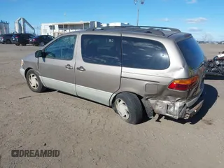 1998 Toyota Sienna LE с VIN 4T3ZF13CXWU079697, выставлен на аукционе IAAI как лот 40724757 с пробегом 203 525 миль миль и . История ставок и продаж доступна на DreamBid. Изображение 3.