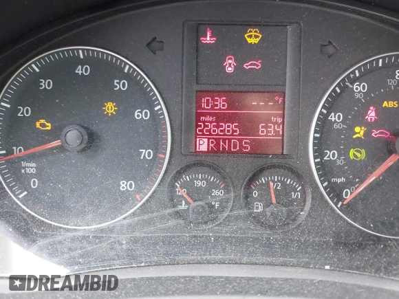 2009 Volkswagen Jetta SE z VIN 3VWRZ71K99M159242, wystawiony jako IAAI lot #42200917 z przebiegiem 226 285 mil mil oraz . Historia ofert i sprzedaży dostępna na DreamBid. Obrazek 7.