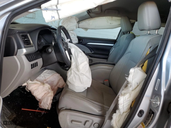 2016 Toyota Highlander LE Plus with VIN 5TDZKRFH9GS124343, listed as a Copart auction lot 53034575 with 76,353 mi miles and Salvage Title. Bid and sale history available at carsss.com. Image 7.