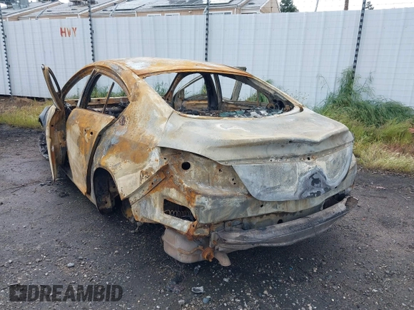 2013 Buick Regal Premium 1 z VIN 2G4GS5ER9D9211511, wystawiony jako IAAI lot #41799276 z przebiegiem Nie podano mil oraz . Historia ofert i sprzedaży dostępna na DreamBid. Obrazek 3.
