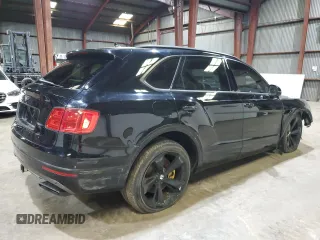 2018 Bentley Bentayga Signature z VIN SJAAC4ZV1JC023032, wystawiony jako Copart lot #46132645 z przebiegiem 36 821 mil mil oraz Szkody całkowita. Historia ofert i sprzedaży dostępna na DreamBid. Obrazek 3.